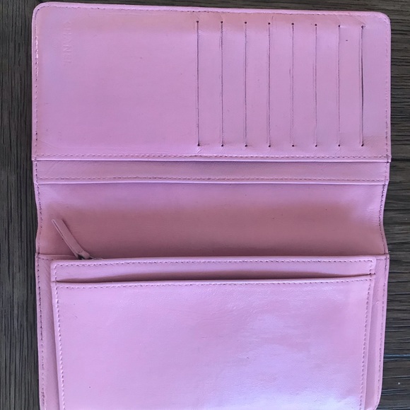 Authentic Chanel Bi-Fold Lambskin wallet - Picture 5 of 8